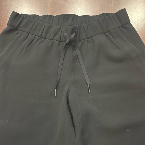 Lululemon light weight jogger - Picture 2 of 5